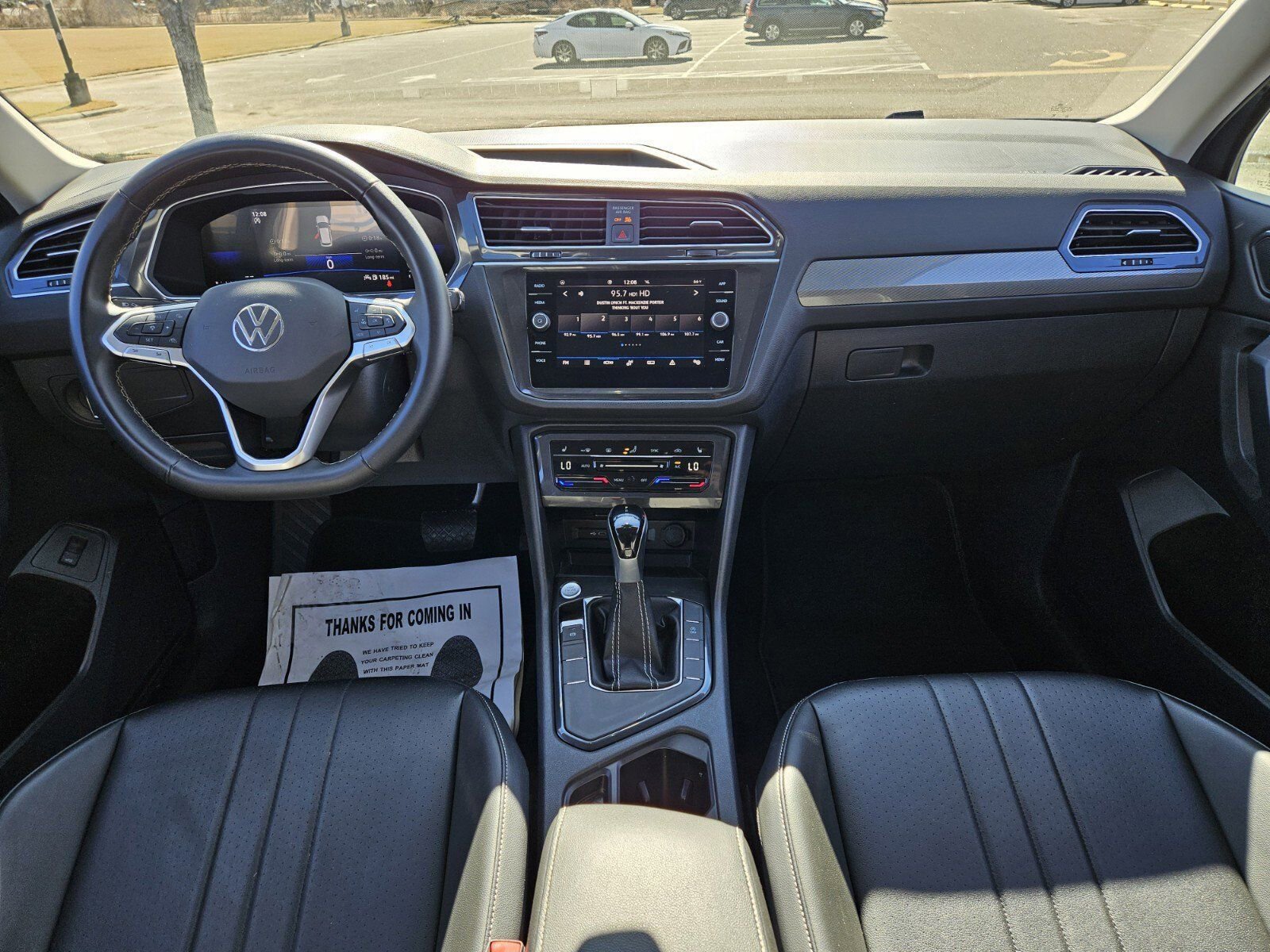 Used 2024 Volkswagen Tiguan SE image 13