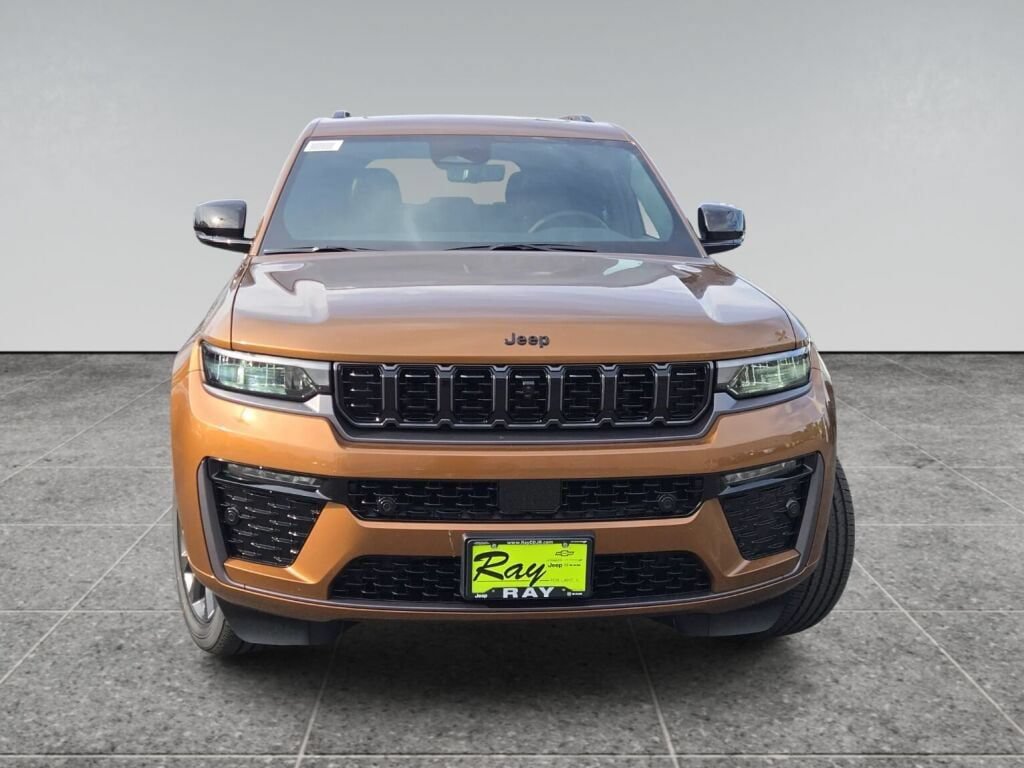 New 2026 Jeep Grand Cherokee Limited AWD/4WD image 2