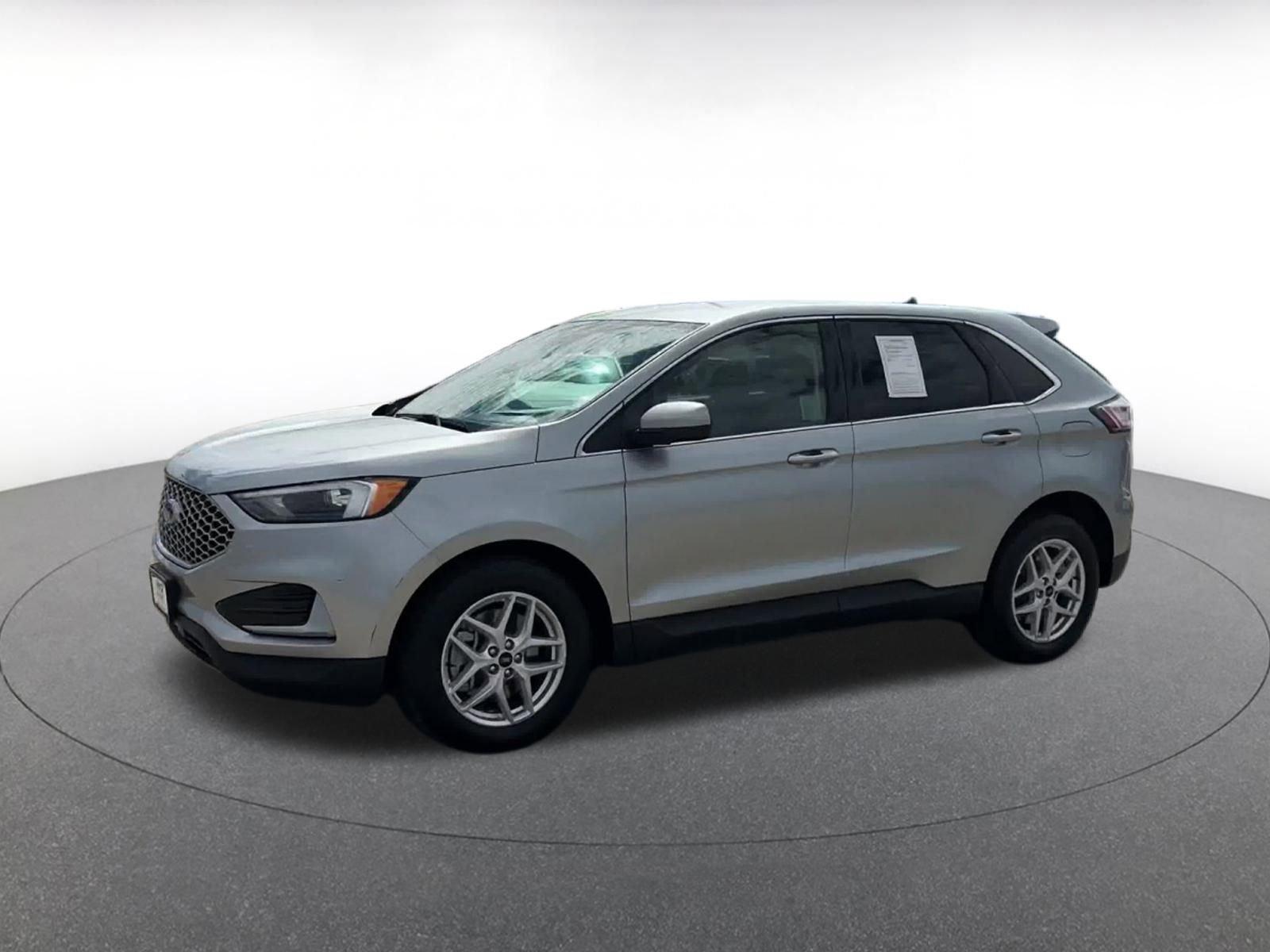 Used 2024 Ford Edge SEL image 8