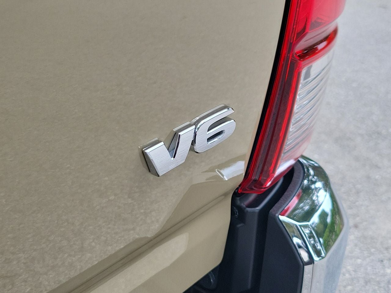 Used 2020 Toyota Tacoma SR5 RWD image 7