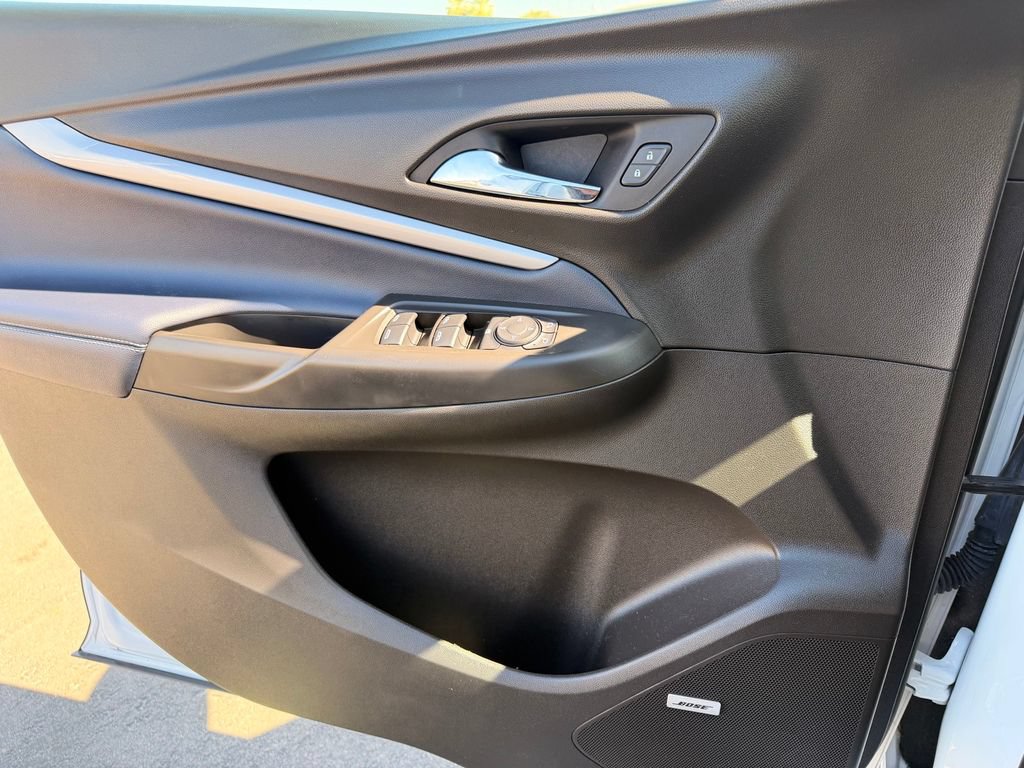 Used 2022 Chevrolet Bolt EUV Premier w/ Sun & Sound Package FWD image 13