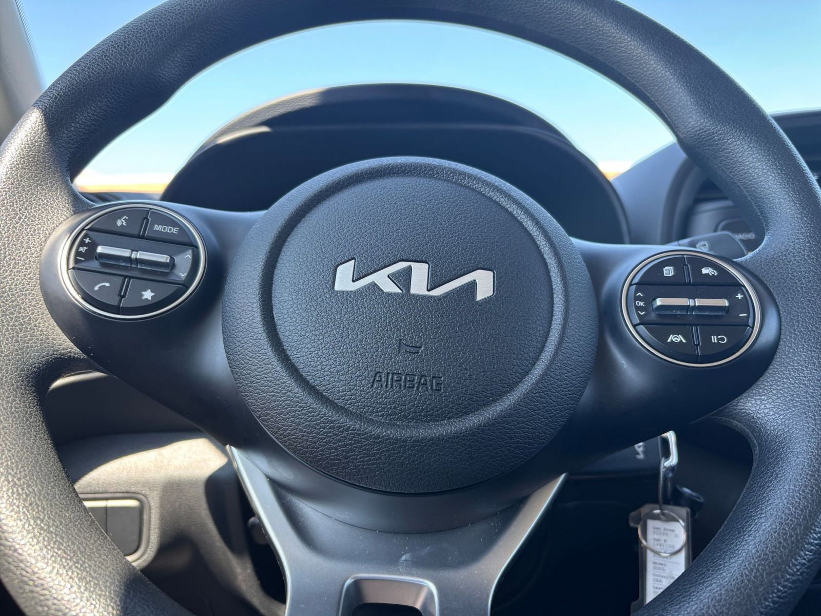 Used 2025 Kia Soul LX w/ LX Technology Package FWD image 25