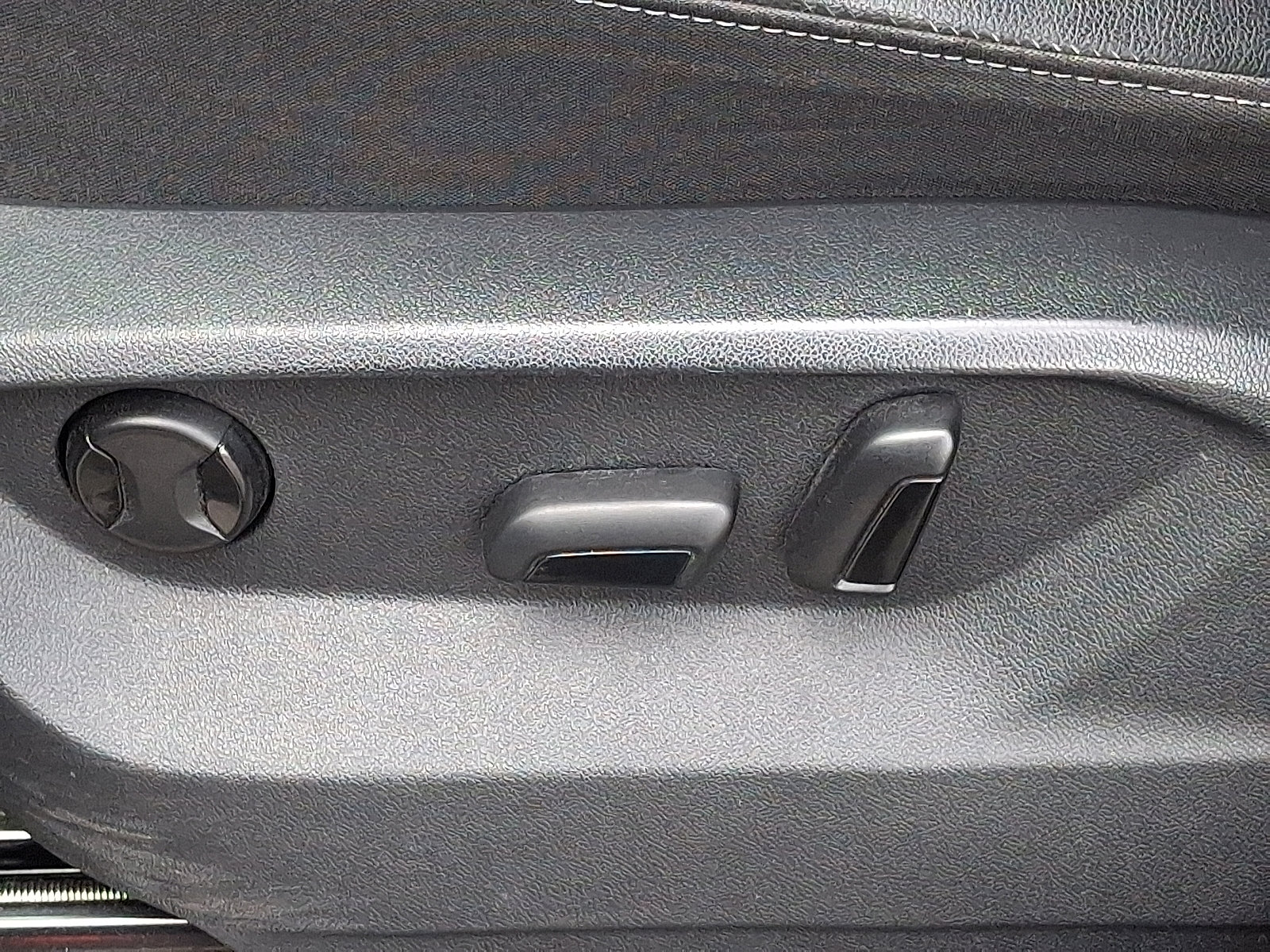 Used 2019 Volkswagen Atlas SE w/ Towing Package image 26