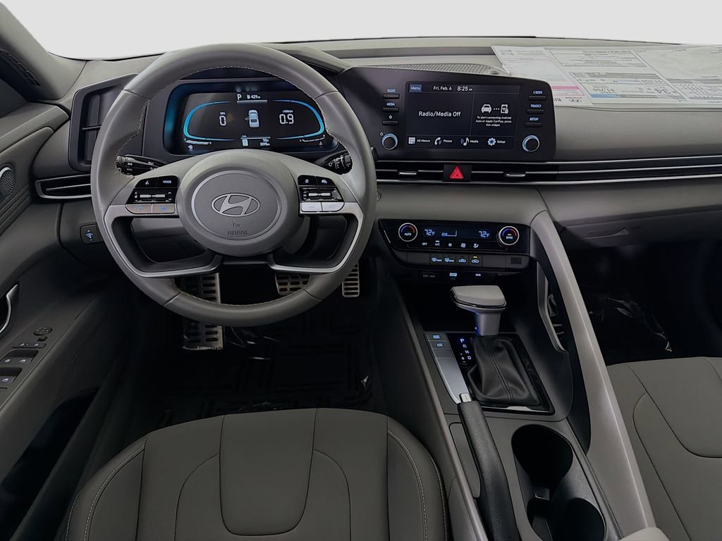 Used 2025 Hyundai Elantra Sport FWD image 23