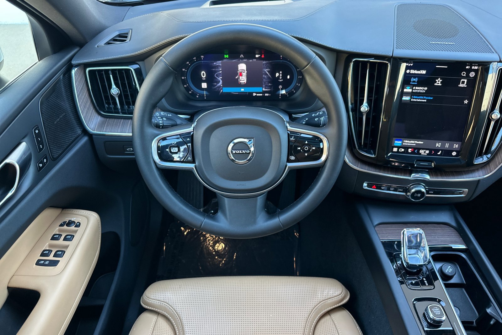 Certified 2023 Volvo XC60 B5 Ultimate w/ Climate Package image 17