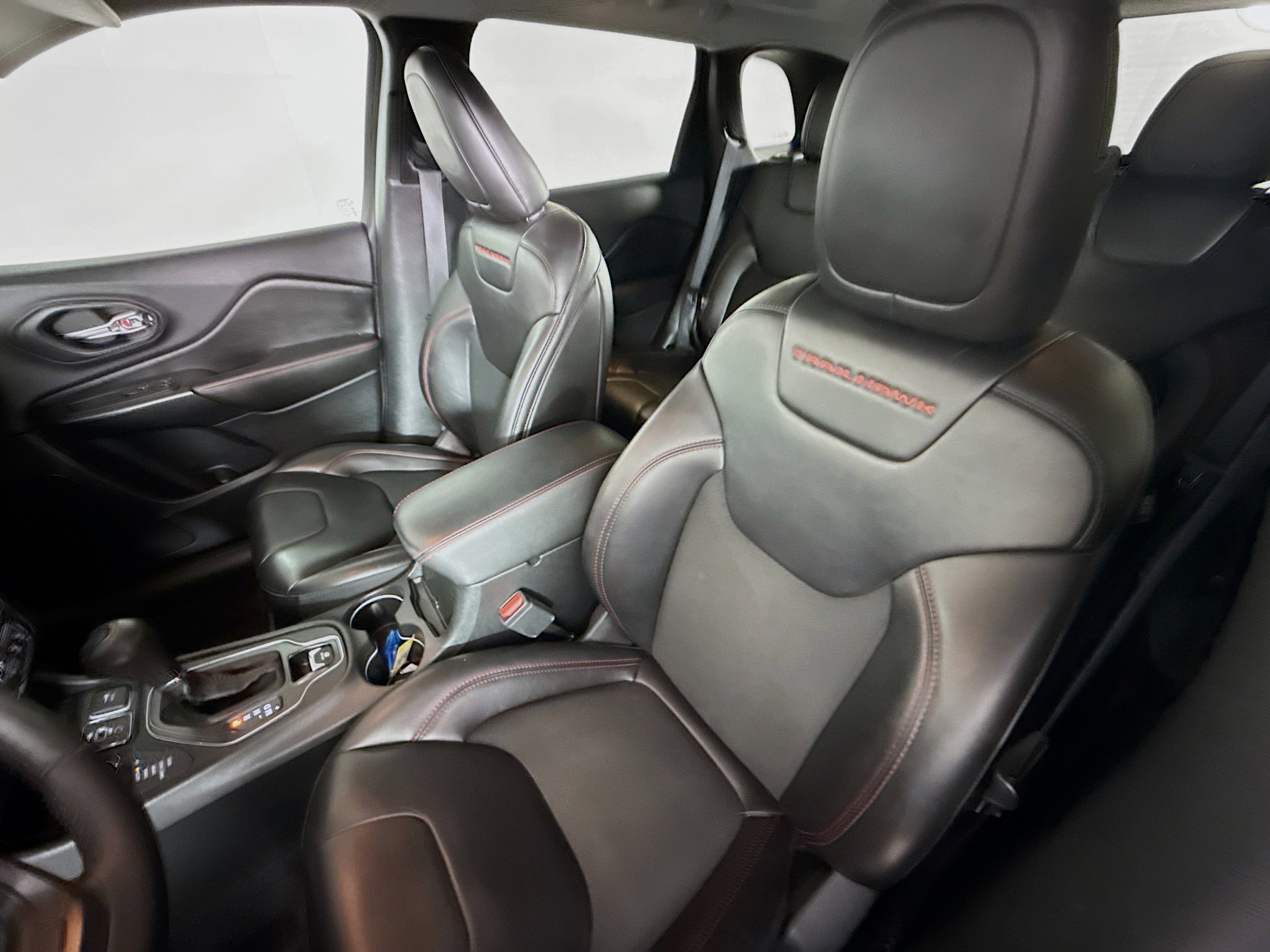 Used 2019 Jeep Cherokee Trailhawk w/ Comfort/Convenience Group AWD/4WD image 26