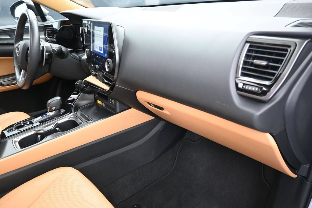 Certified 2025 Lexus NX 250 FWD w/ Towing Package (2000 Lbs) image 24