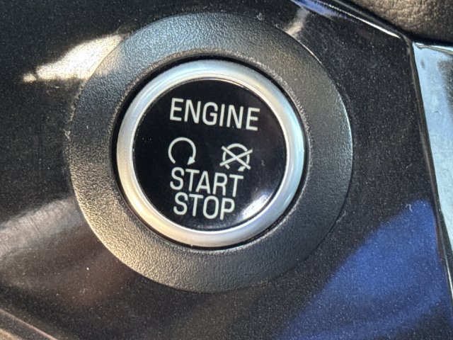 Used 2018 Ford Escape Titanium FWD image 17