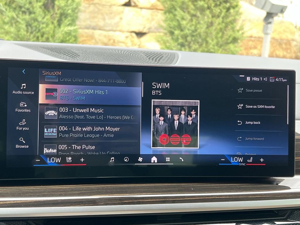 Used 2024 BMW X7 xDrive40i w/ Parking Assistance Package image 24