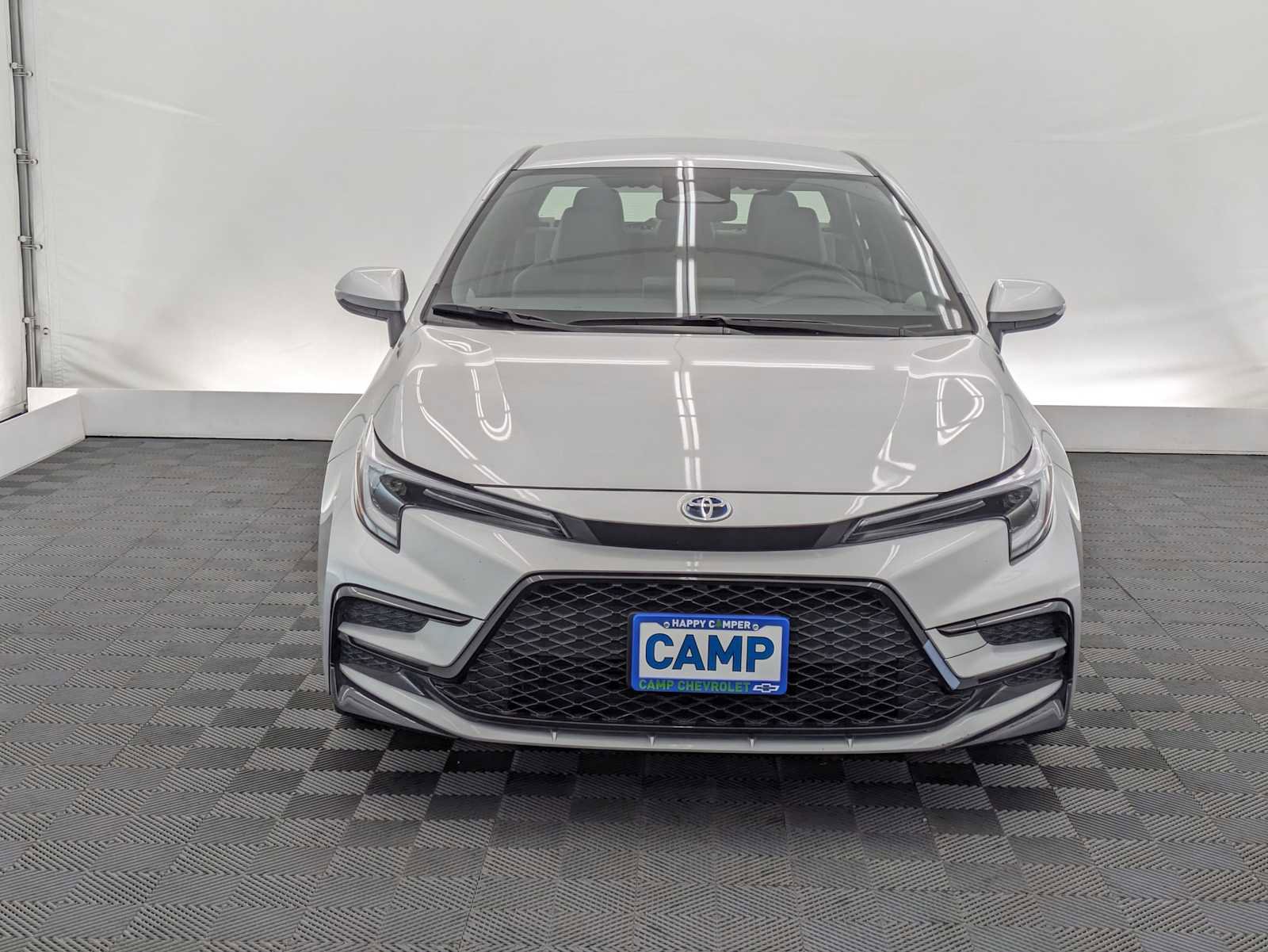 Used 2025 Toyota Corolla SE w/ Convenience Package FWD image 9