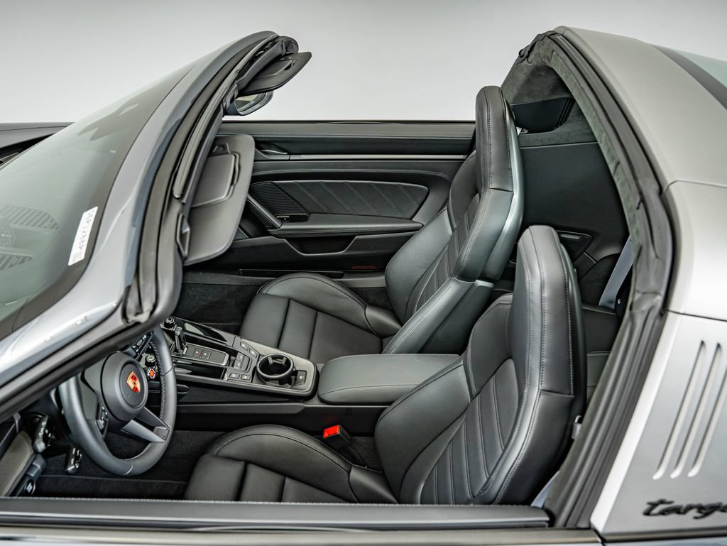 Certified 2026 Porsche 911 Targa 4 GTS AWD/4WD image 28