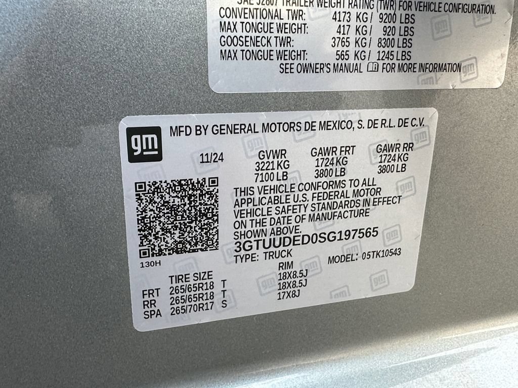 Used 2025 GMC Sierra 1500 SLT AWD/4WD image 17