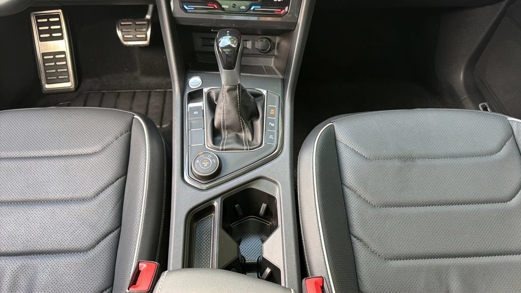 Used 2024 Volkswagen Tiguan SEL R-Line AWD/4WD image 20