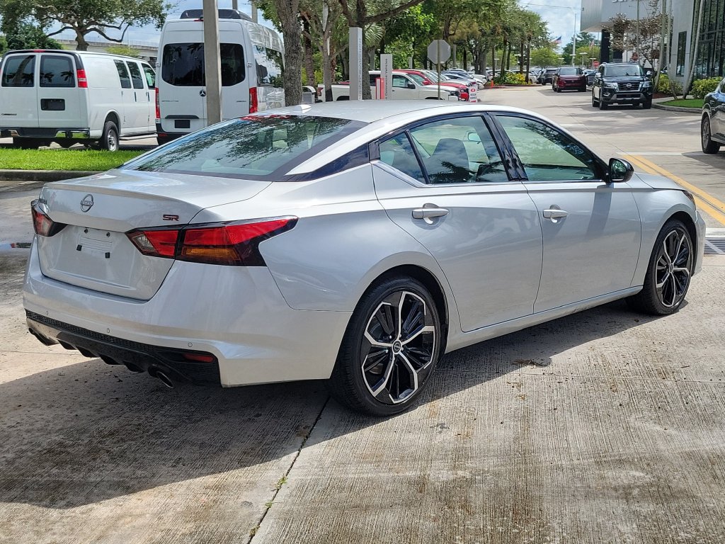 Certified 2024 Nissan Altima 2.5 SR FWD image 7
