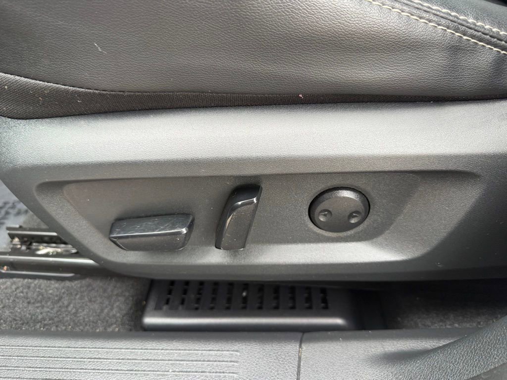 Used 2023 Nissan Rogue SL image 9