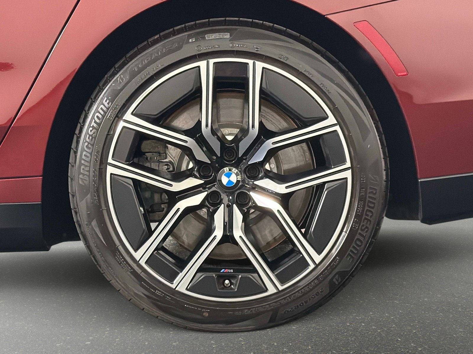 Used 2023 BMW 760i xDrive AWD/4WD image 12
