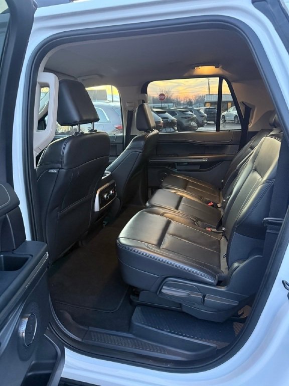 Used 2024 Ford Expedition Max XLT image 12