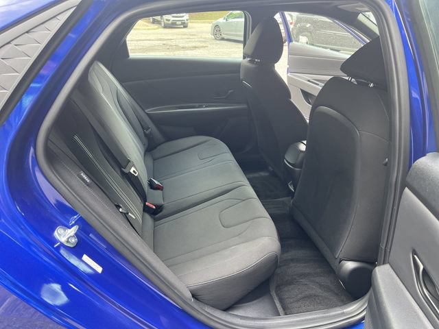 Used 2025 Hyundai Elantra SEL FWD image 2
