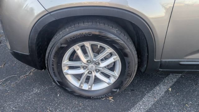 Used 2015 Kia Sorento LX image 9