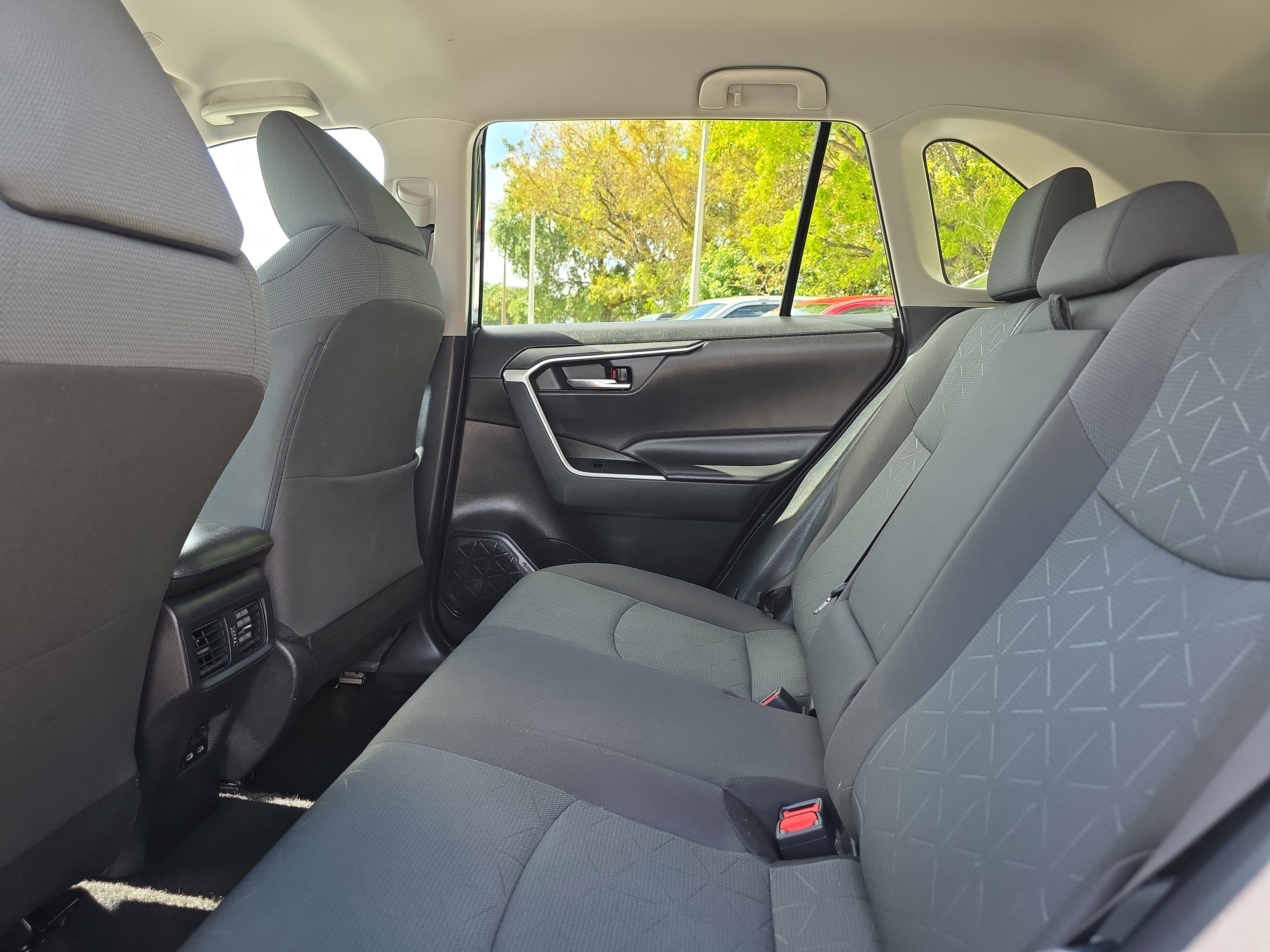 Used 2024 Toyota RAV4 XLE FWD image 16