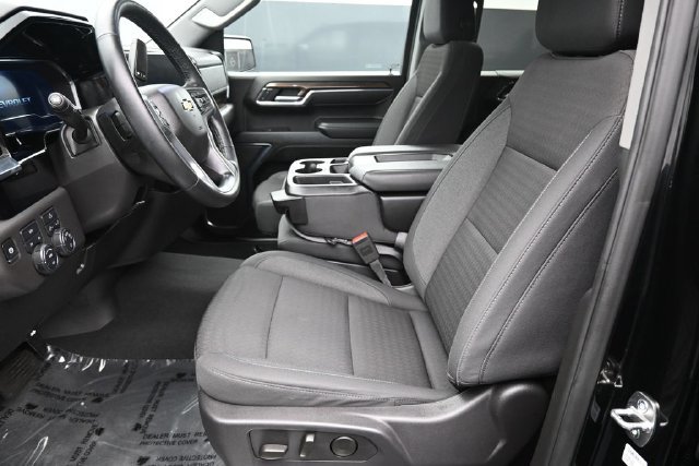 Used 2024 Chevrolet Silverado 1500 LT AWD/4WD image 12