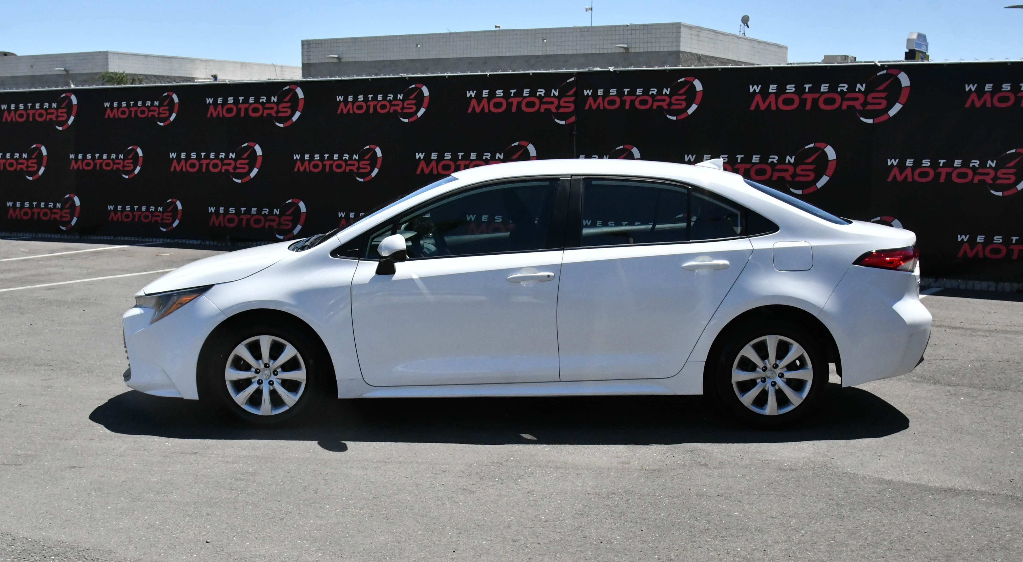 Used 2025 Toyota Corolla LE FWD image 4