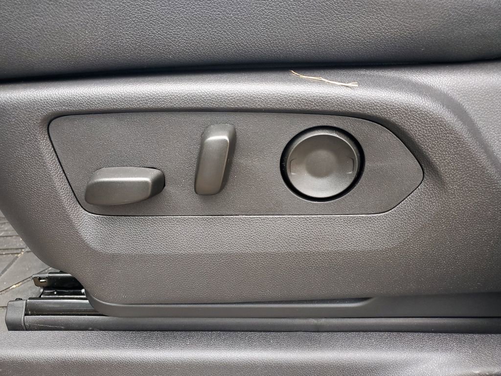 Used 2025 Chevrolet Silverado 1500 ZR2 w/ Technology Package image 19