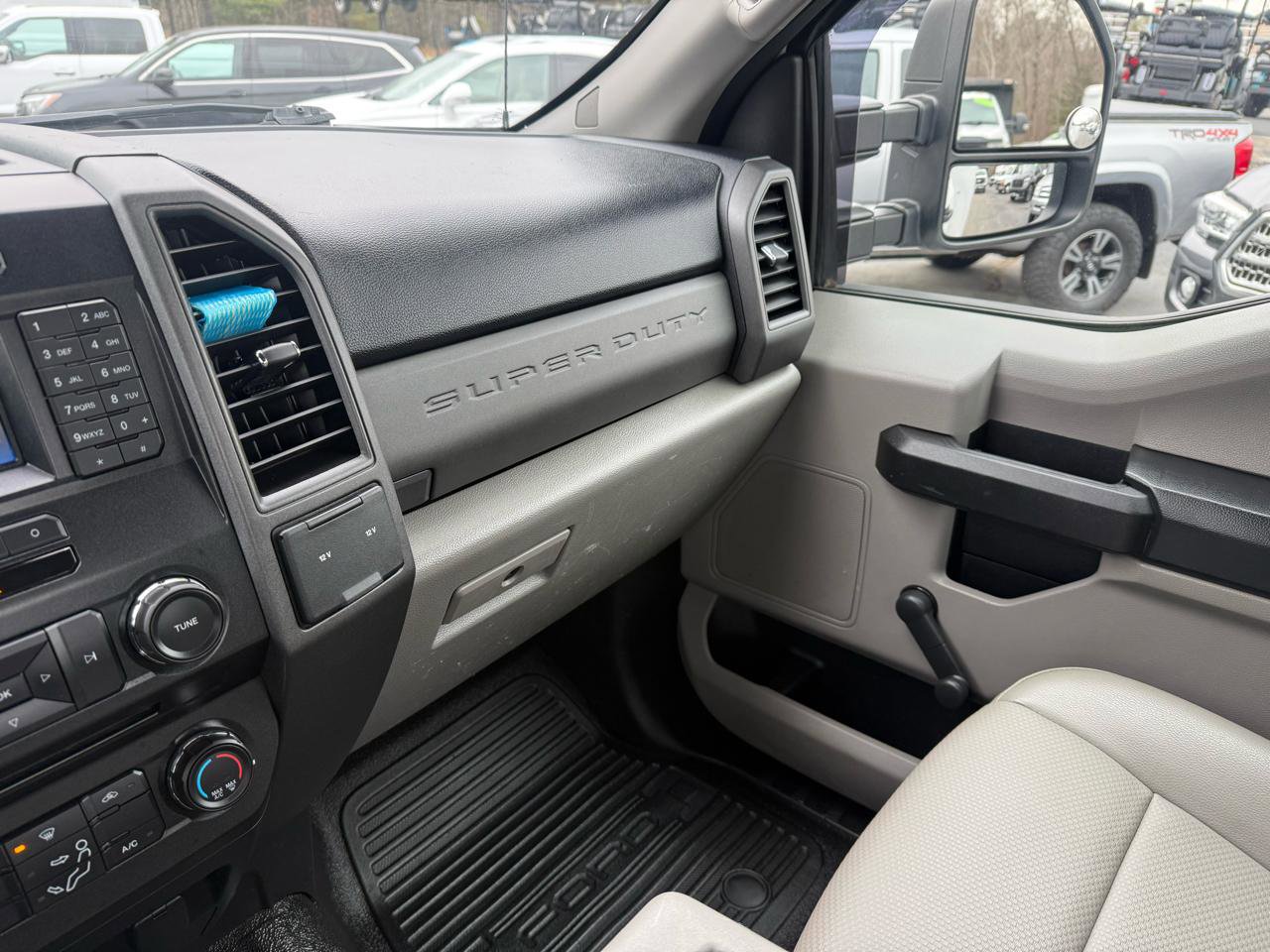 Used 2017 Ford F350 XL w/ Snow Plow Prep Package AWD/4WD image 26
