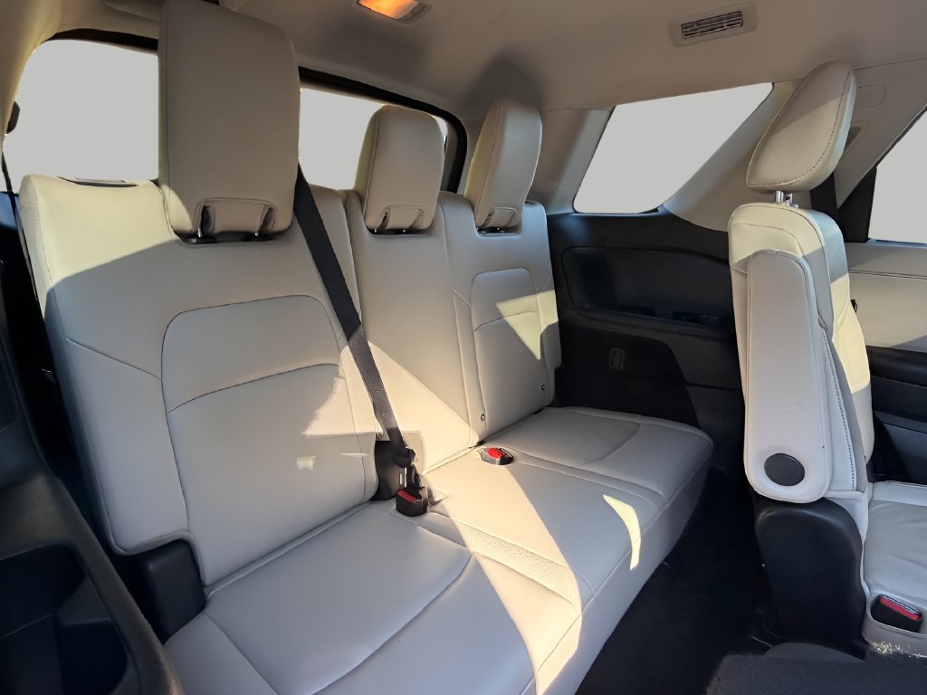 Used 2024 Nissan Pathfinder SL w/ SL Premium Package AWD/4WD image 9