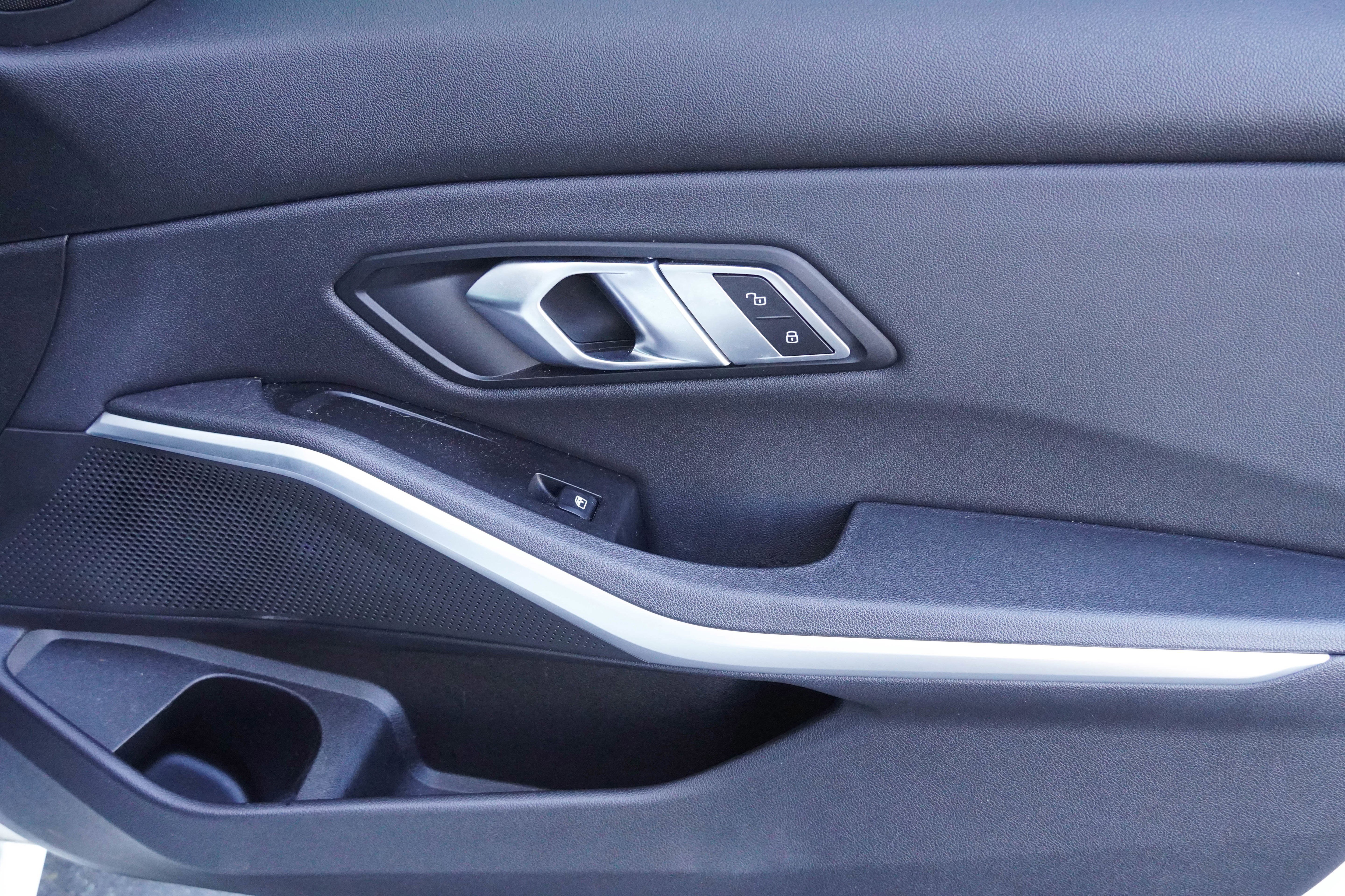 Used 2020 BMW 330i Sedan w/ Convenience Package image 30