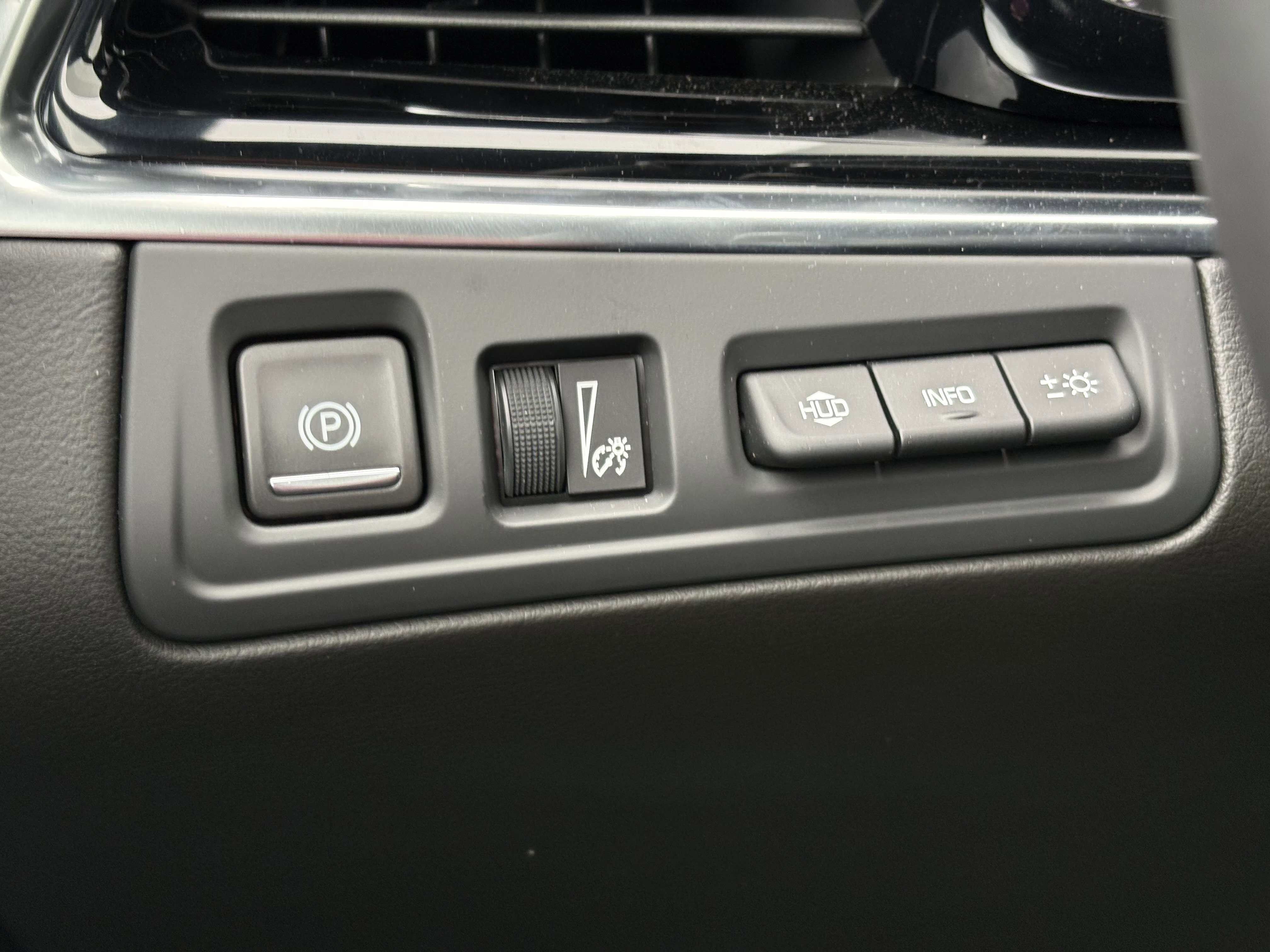 New 2025 Cadillac XT6 Sport w/ Technology Package image 31