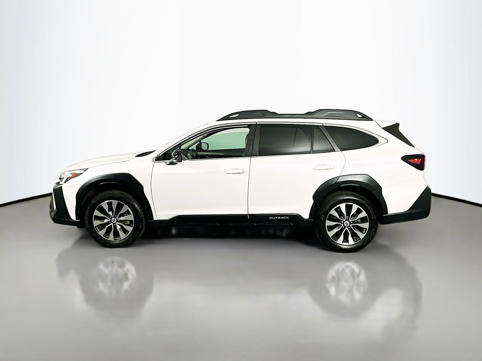 Used 2023 Subaru Outback Limited XT AWD/4WD image 5