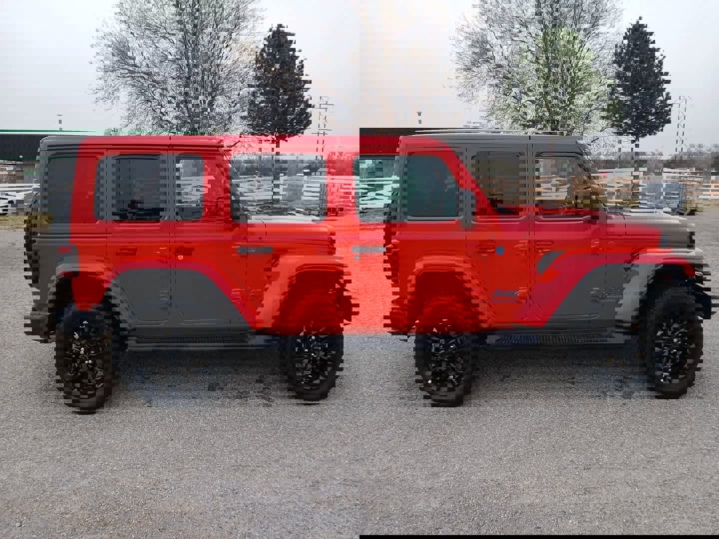 Used 2025 Jeep Wrangler Sahara image 9