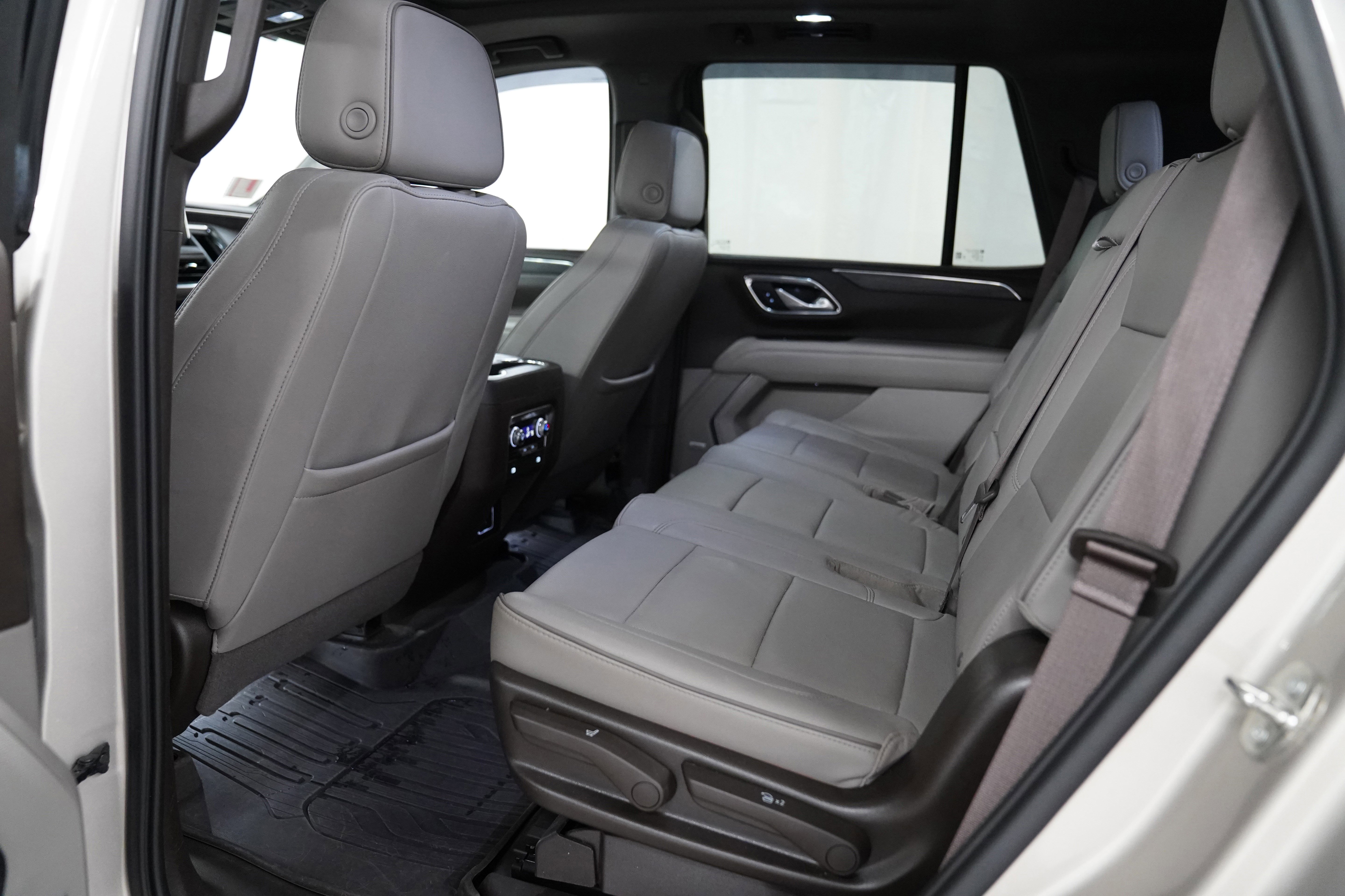 Used 2023 GMC Yukon SLT image 5