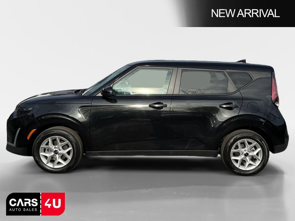 Used 2025 Kia Soul LX w/ LX Technology Package image 4