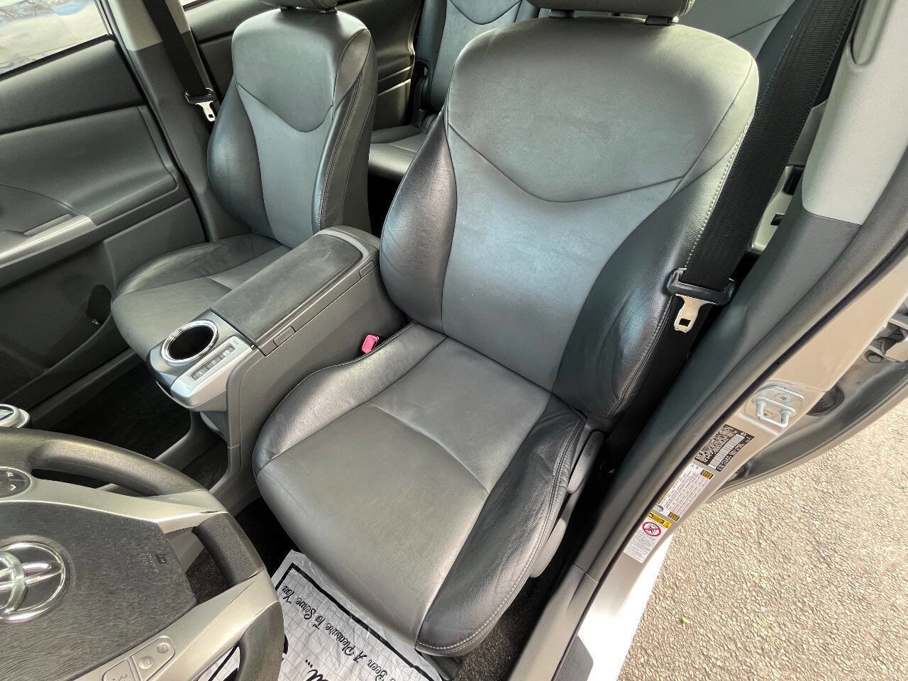 Used 2012 Toyota Prius V Five FWD image 11