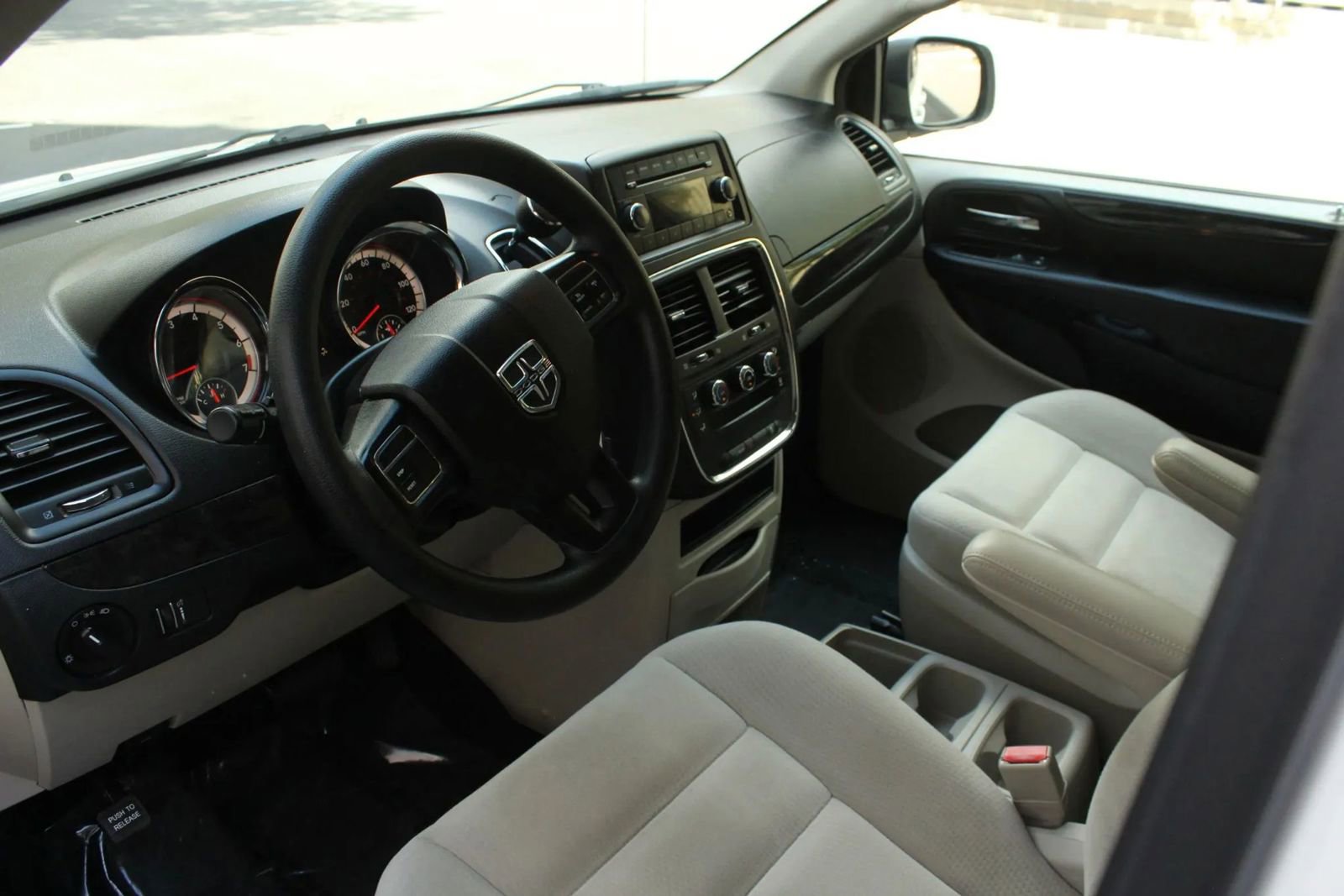 Used 2016 Dodge Grand Caravan SE w/ Quick Order Package 29E SE image 13