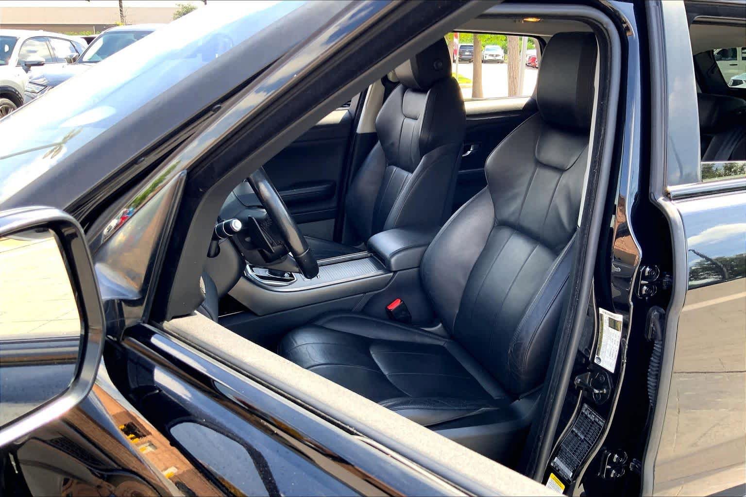 Used 2018 Land Rover Range Rover Evoque SE AWD/4WD image 8
