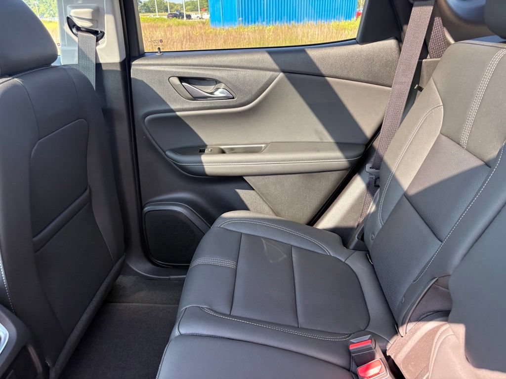 New 2026 Chevrolet Blazer LT w/ LPO, Arctic Package FWD image 41