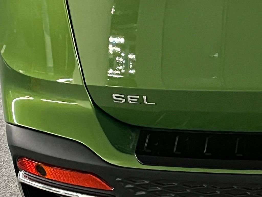 New 2025 Volkswagen Taos SEL image 36