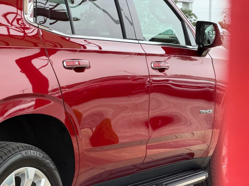 Used 2023 Chevrolet Tahoe Premier AWD/4WD image 12