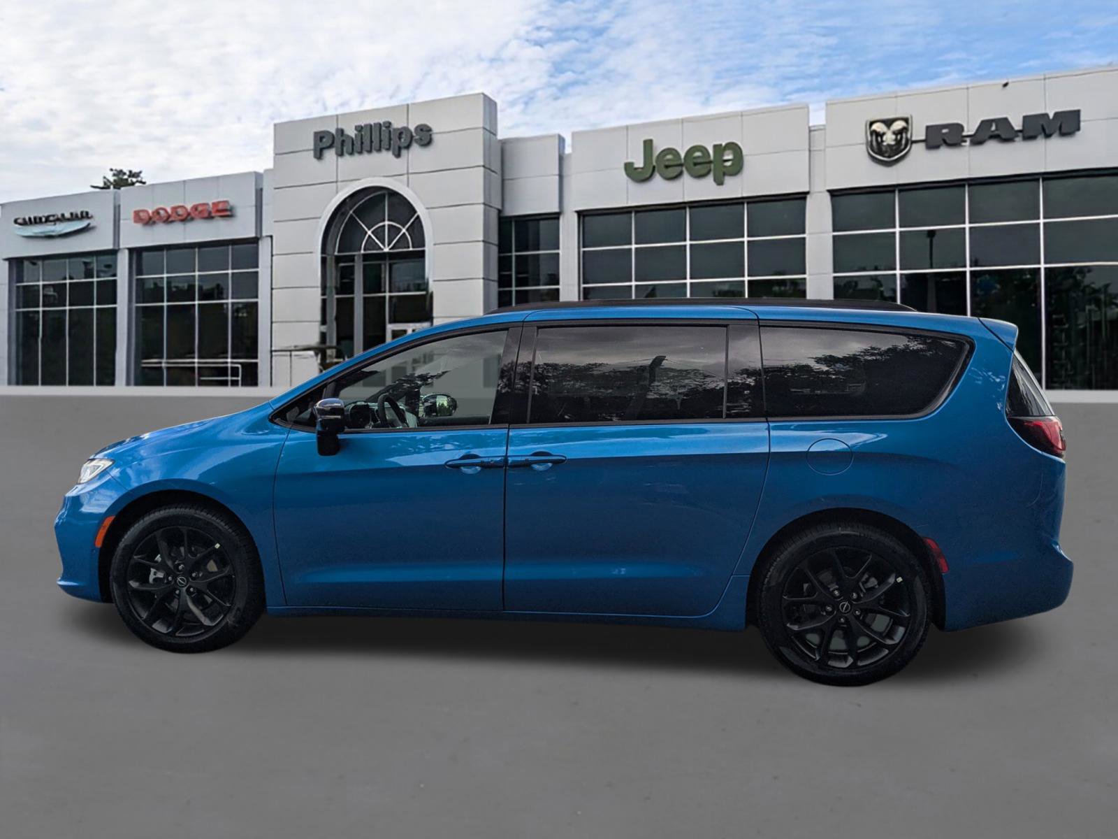 New 2026 Chrysler Pacifica Select FWD image 6