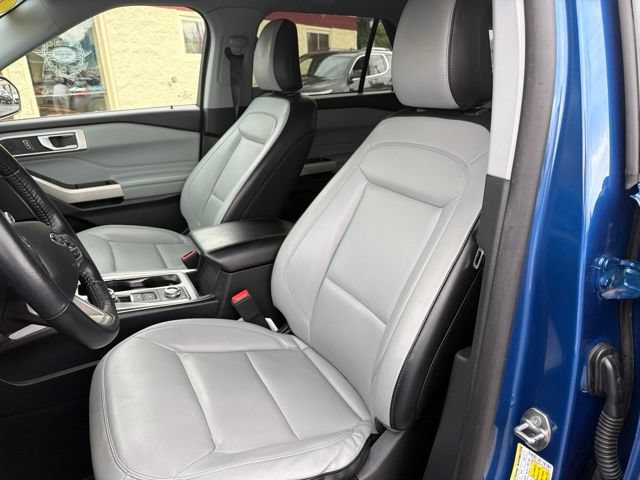 Used 2021 Ford Explorer XLT w/ Equipment Group 202A AWD/4WD image 20