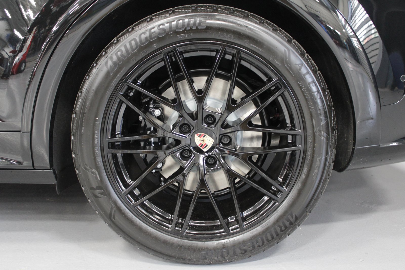 New 2026 Porsche Cayenne GTS image 12