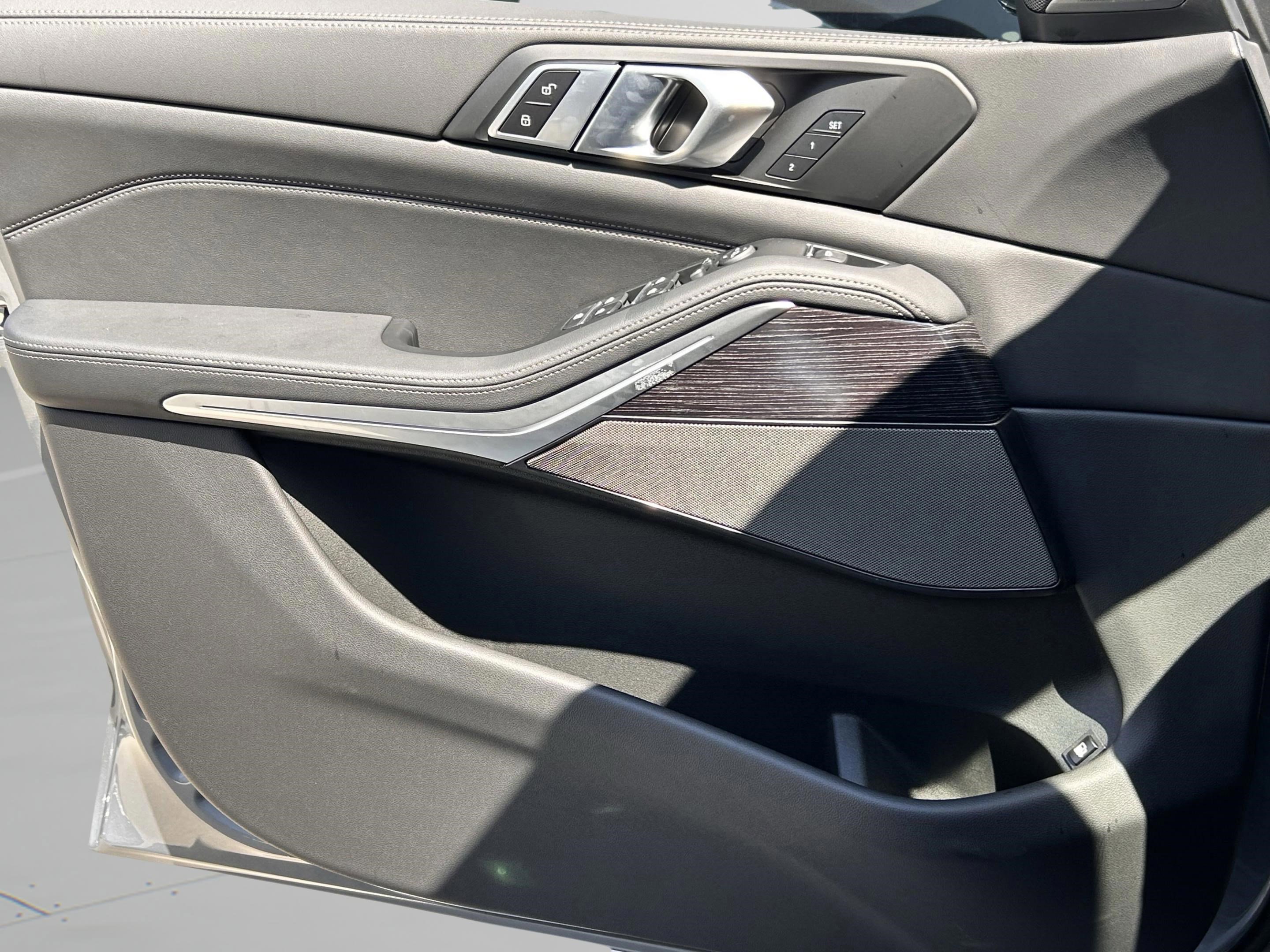 Used 2026 BMW X5 xDrive50e w/ M Sport Package image 21