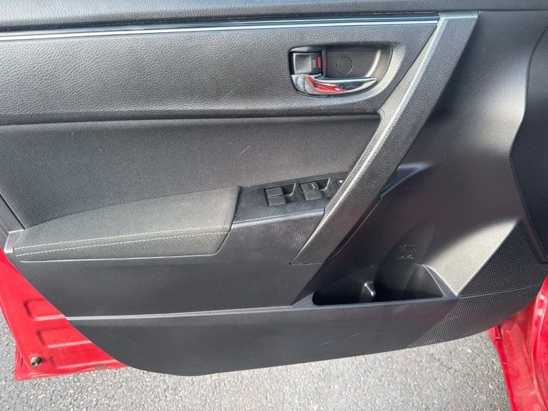 Used 2017 Toyota Corolla LE image 17