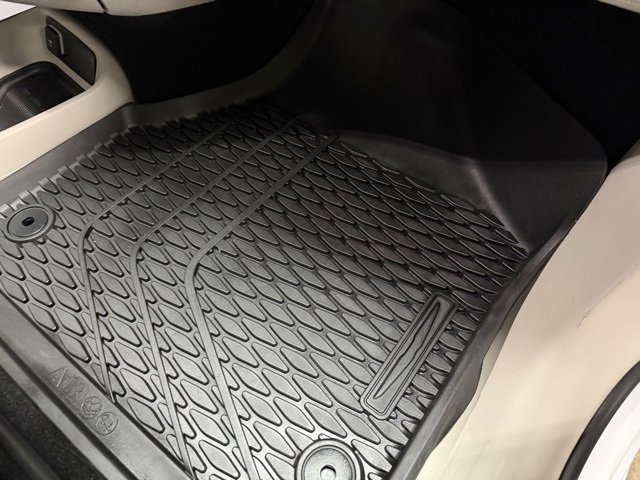 Used 2024 Chrysler Pacifica Touring-L w/ Road Tripper Package image 34