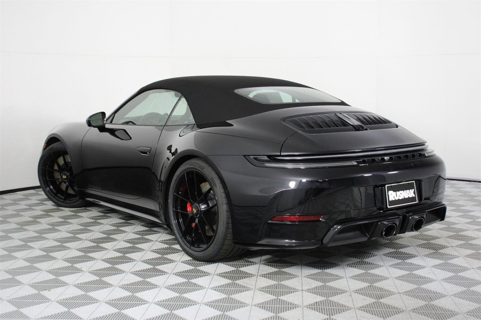 New 2026 Porsche 911 Carrera 4 GTS image 3