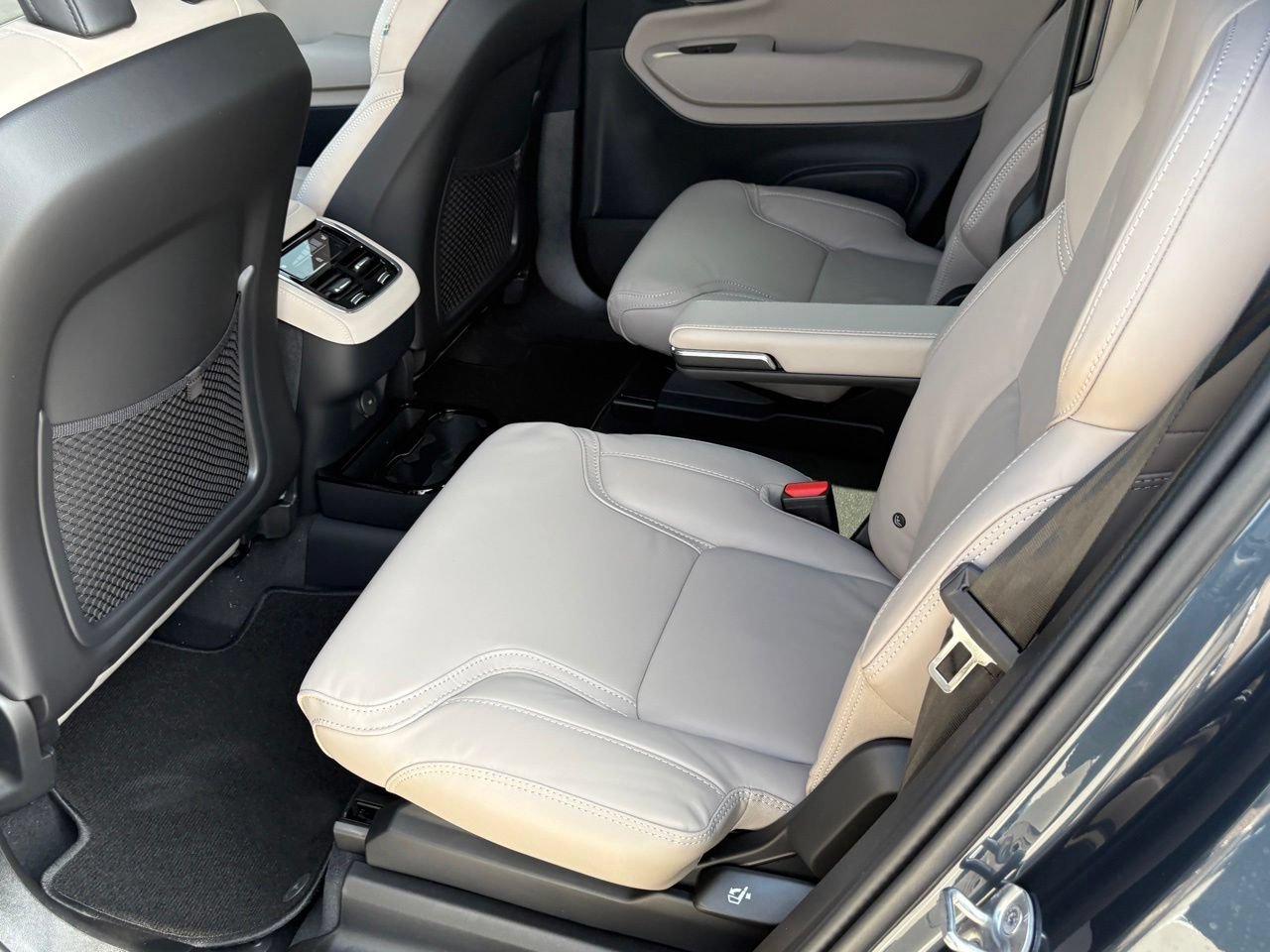 New 2026 Volvo XC90 B6 Ultra w/ Lounge Package AWD/4WD image 22