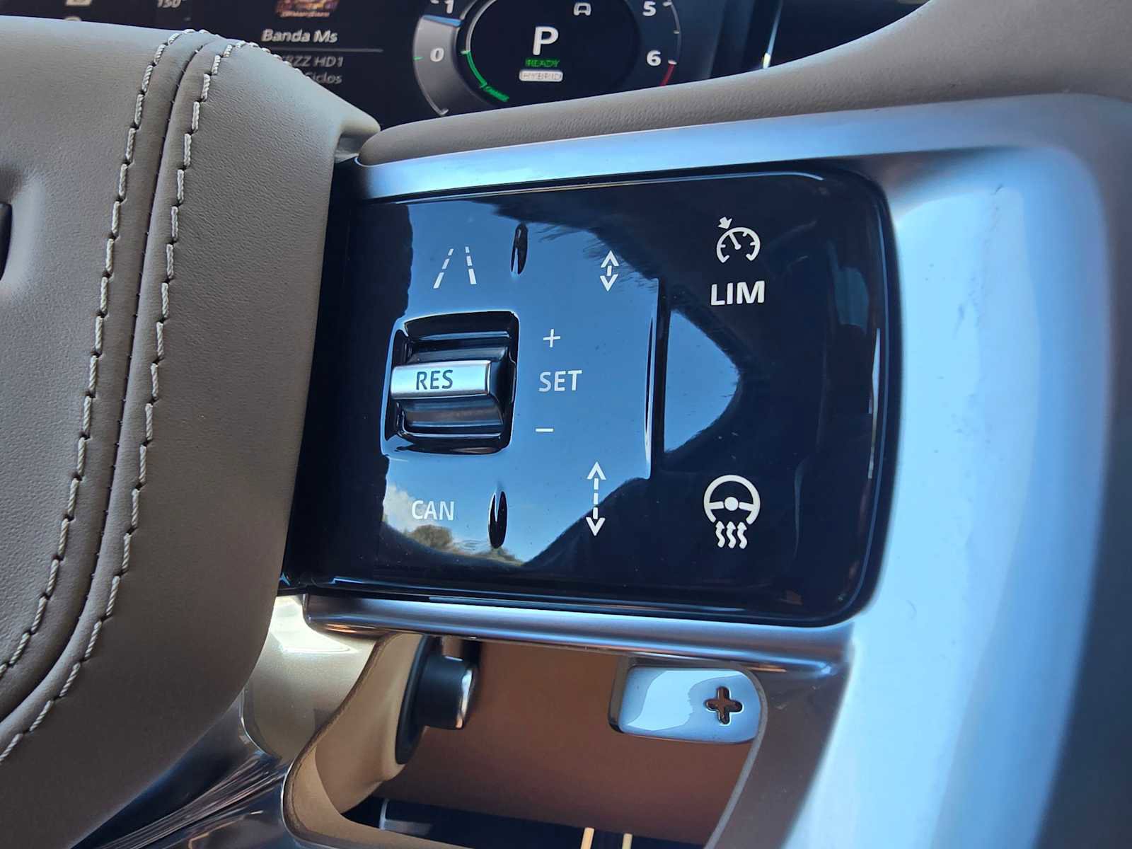 New 2025 Land Rover Range Rover Autobiography image 32